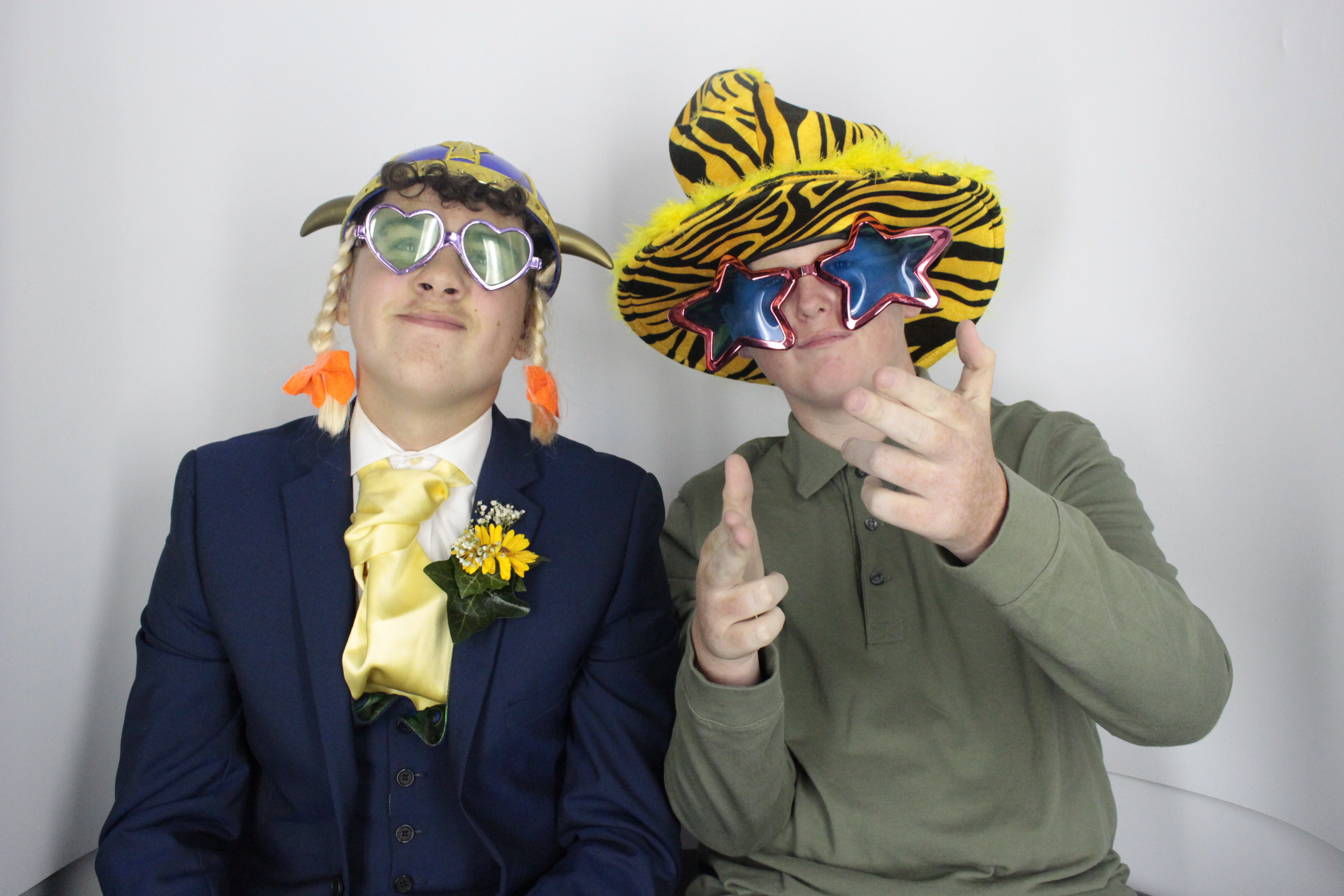  Heather & Daniel's Wedding | View more photos from the event at gallery.myphotoboothexperience.co.uk/u/MyPhotoBoothExperienceLtd/Heather-Daniels-Wedding